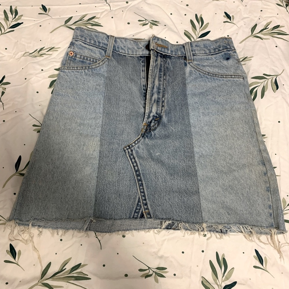 High waisted Levi denim skirt.